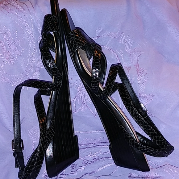 Shoes - Picture 2 of 3